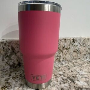 YETI RAMBLER 30 OZ TUMBLER WITH MAGSLIDER LID